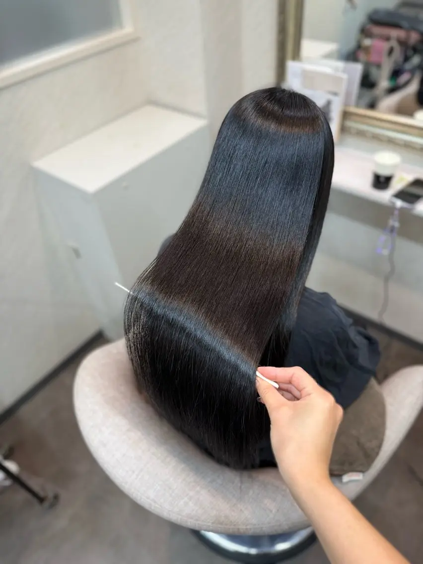 ロング カット 縮毛矯正 ヘッドスパ アンナ⭐️ 髪質改善/縮毛矯正のヘアスタイル