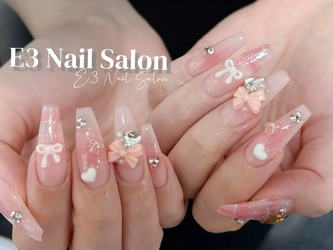ネイル 桜ネイル フレンチネイル ジェルネイル ガラスフレンチ グラデーション ハンドネイル E3 Nail Salonのネイルデザイン