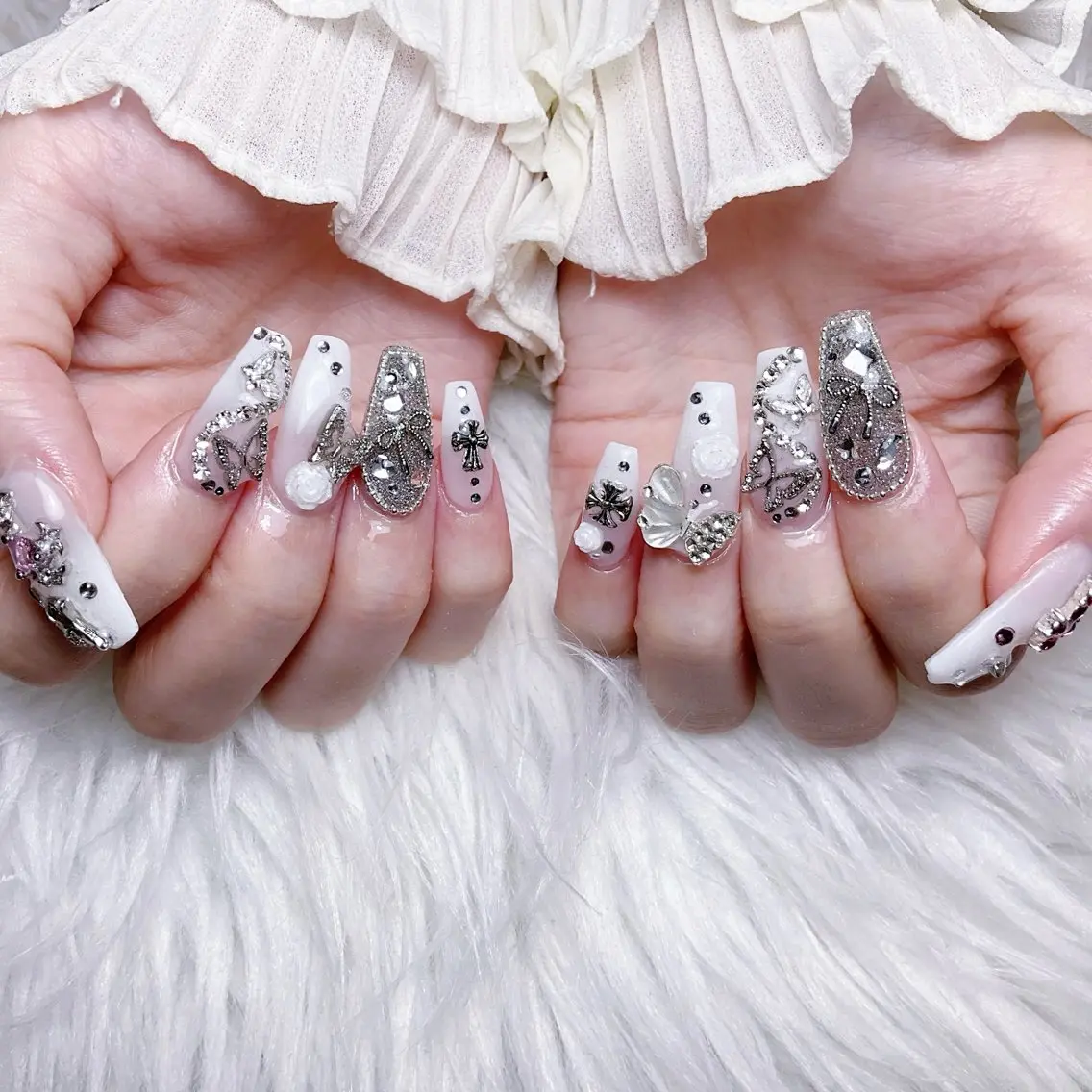 ネイル ハンドネイル 🍭Yun nail hyejin🌸のネイルデザイン