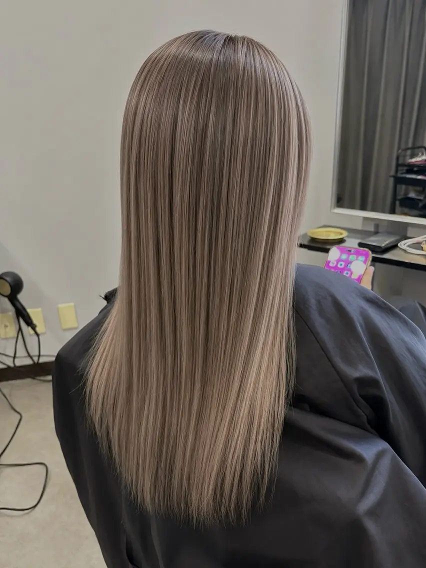 ロング レイヤーカット 🎀HIKARI🎀 ハイライト➕レイヤーのヘアスタイル