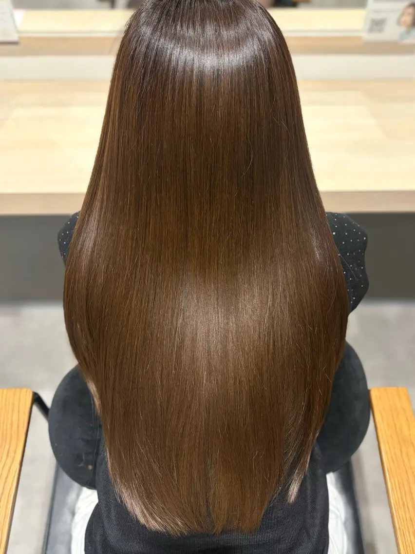 ロング ロング 縮毛矯正 岡 茉梨花のヘアスタイル