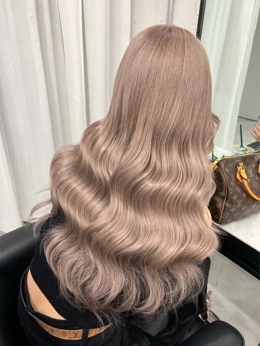 ロング カラー ベージュカラー ブリーチ ブロンド ブロンドベージュ ケアブリーチ ヘアカラー 新宿/ハイトーン/ シールエクステ 祐介のヘアスタイル