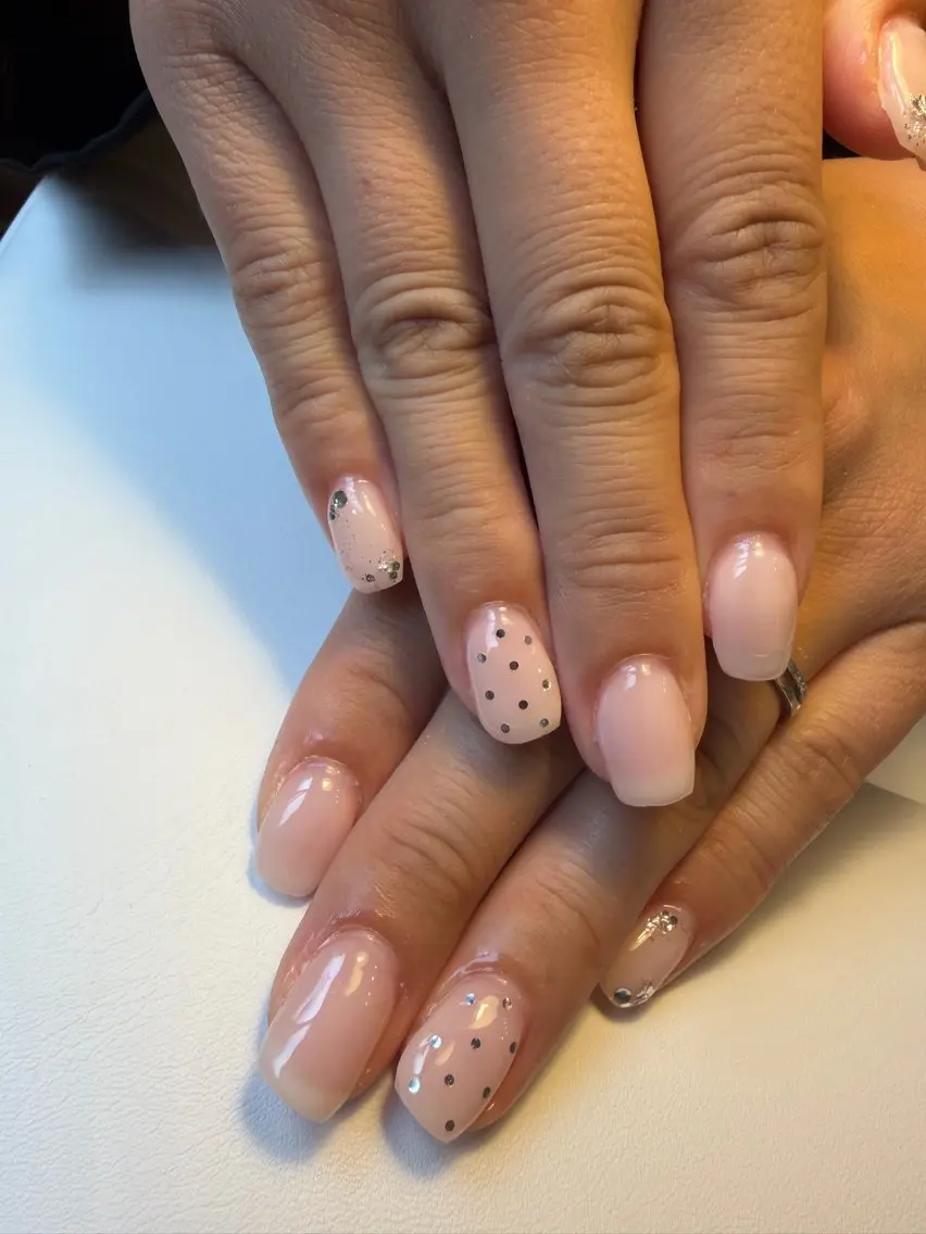 ネイル オフィスネイル シルバー Tane💅 Eriのネイルデザイン