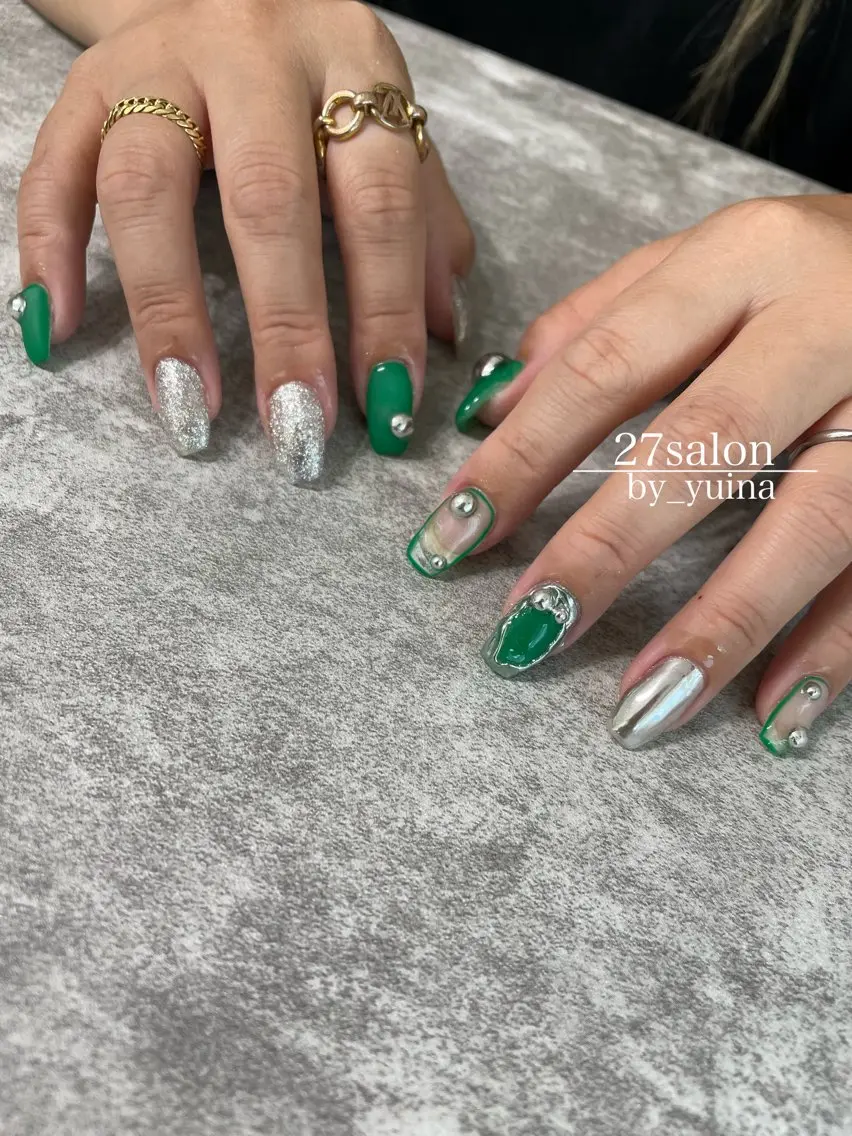 ネイル ニュアンスネイル シルバー ハンドネイル 27salon yuinaのネイルデザイン
