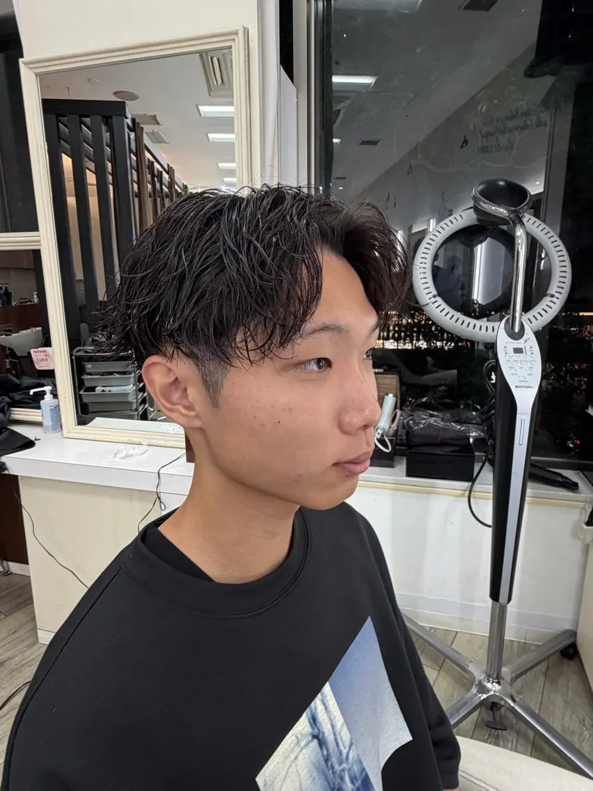 パーマ メンズ センターパート マッシュ メンズパーマ 波巻きパーマ メンズウルフカット カット パーマ 田村 猛のヘアスタイル