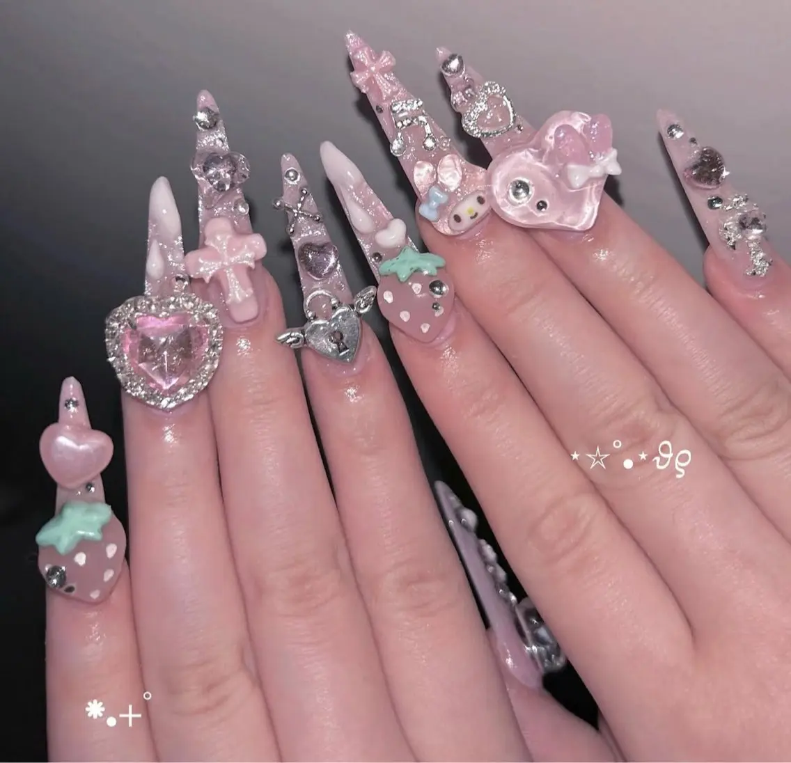 ネイル フレンチネイル ジェルネイル ガラスフレンチ ハロウィン ハート H.baby Nail Salonのネイルデザイン