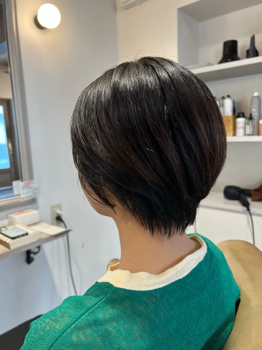 ショート カラー ひがし はるなのヘアスタイル