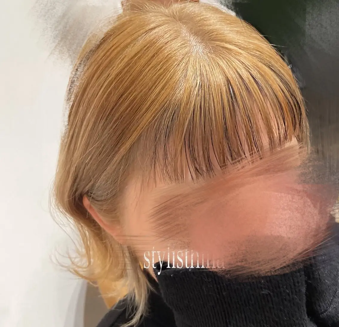 ミディアム カット 𝒇𝒍𝒂𝒕/ 𝐇𝐈𝐍𝐀のヘアスタイル