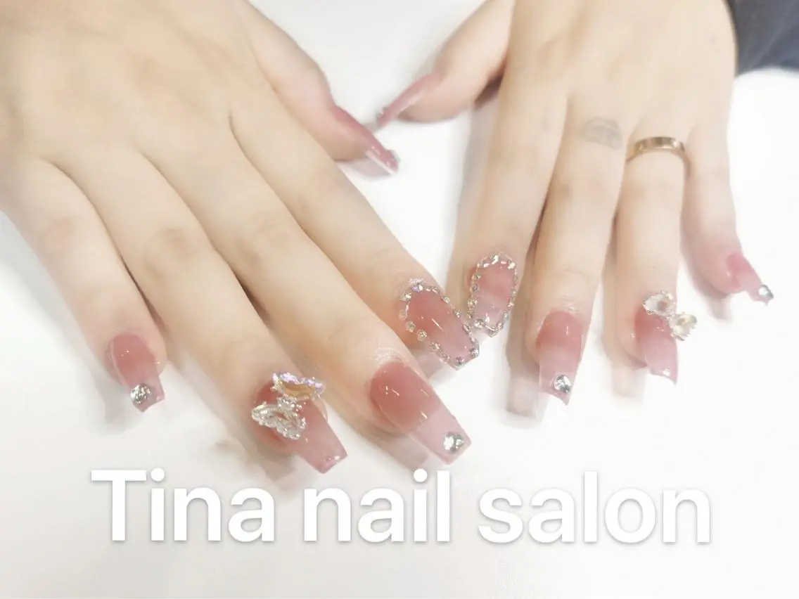 ネイル Tinaネイル 難波のネイルデザイン