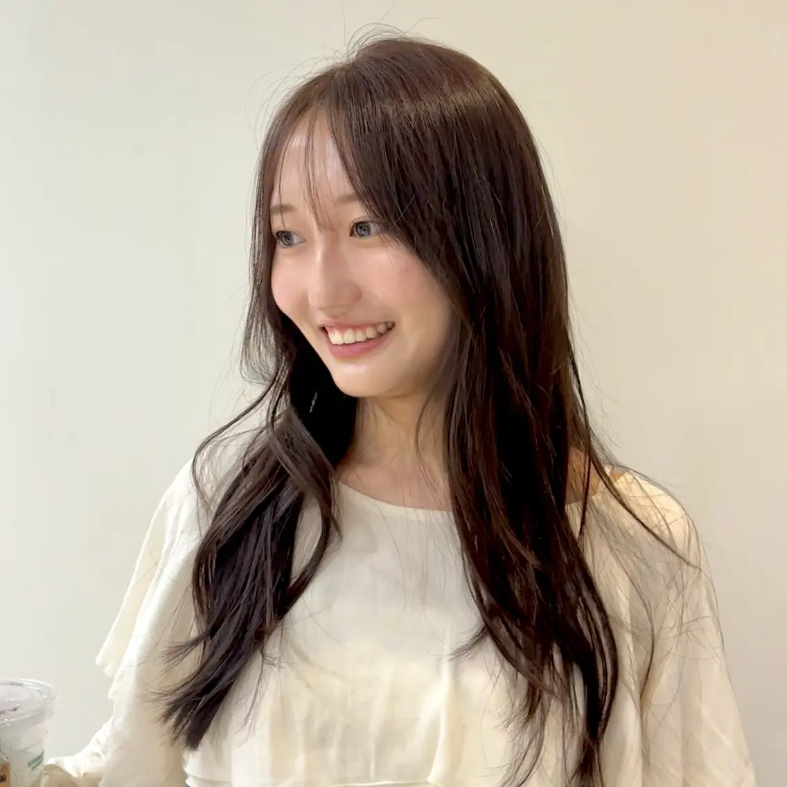 ロング カラー 津上 恵美のヘアスタイル