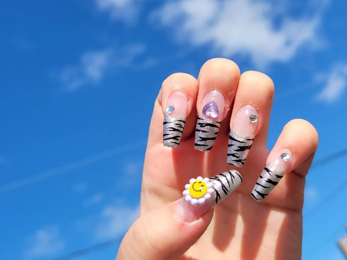 ネイル アートネイル 💜bora .のネイルデザイン