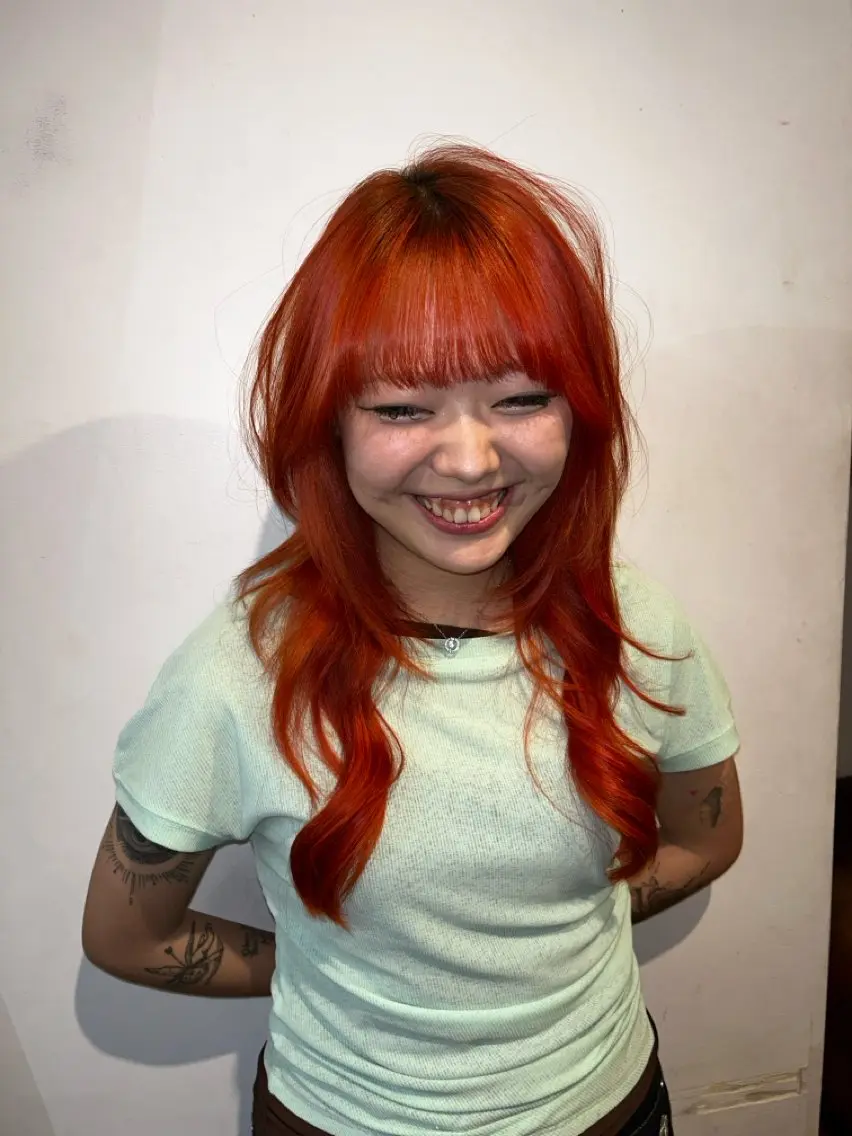 セミロング カット ヘアカラー 桑江 紫瑞花のヘアスタイル