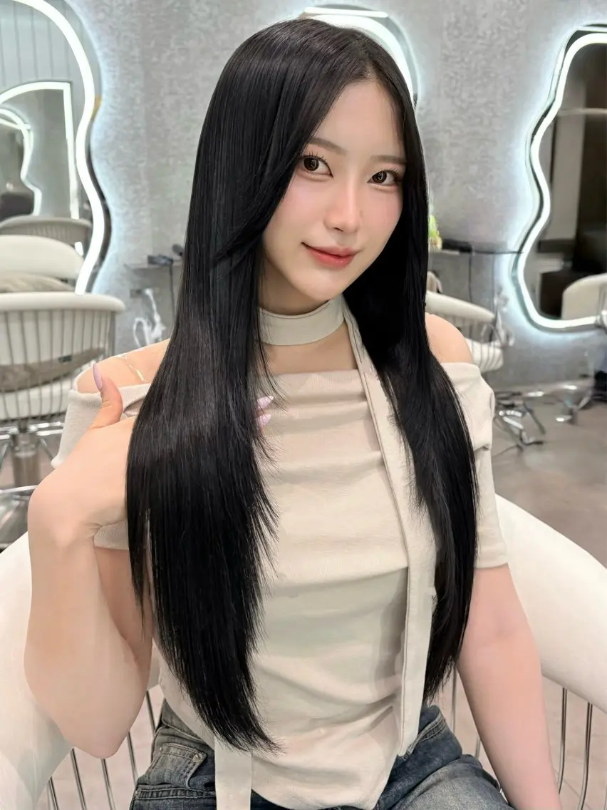 ロング カラー ヘアアレンジ アッシュ 黒髪 ブリーチ ブルーカラー ブルーブラック カット ヘアカラー 縮毛矯正 トリートメント ヘアセット 大宮縮毛矯正🩵 レイヤー 佐藤和のヘアスタイル
