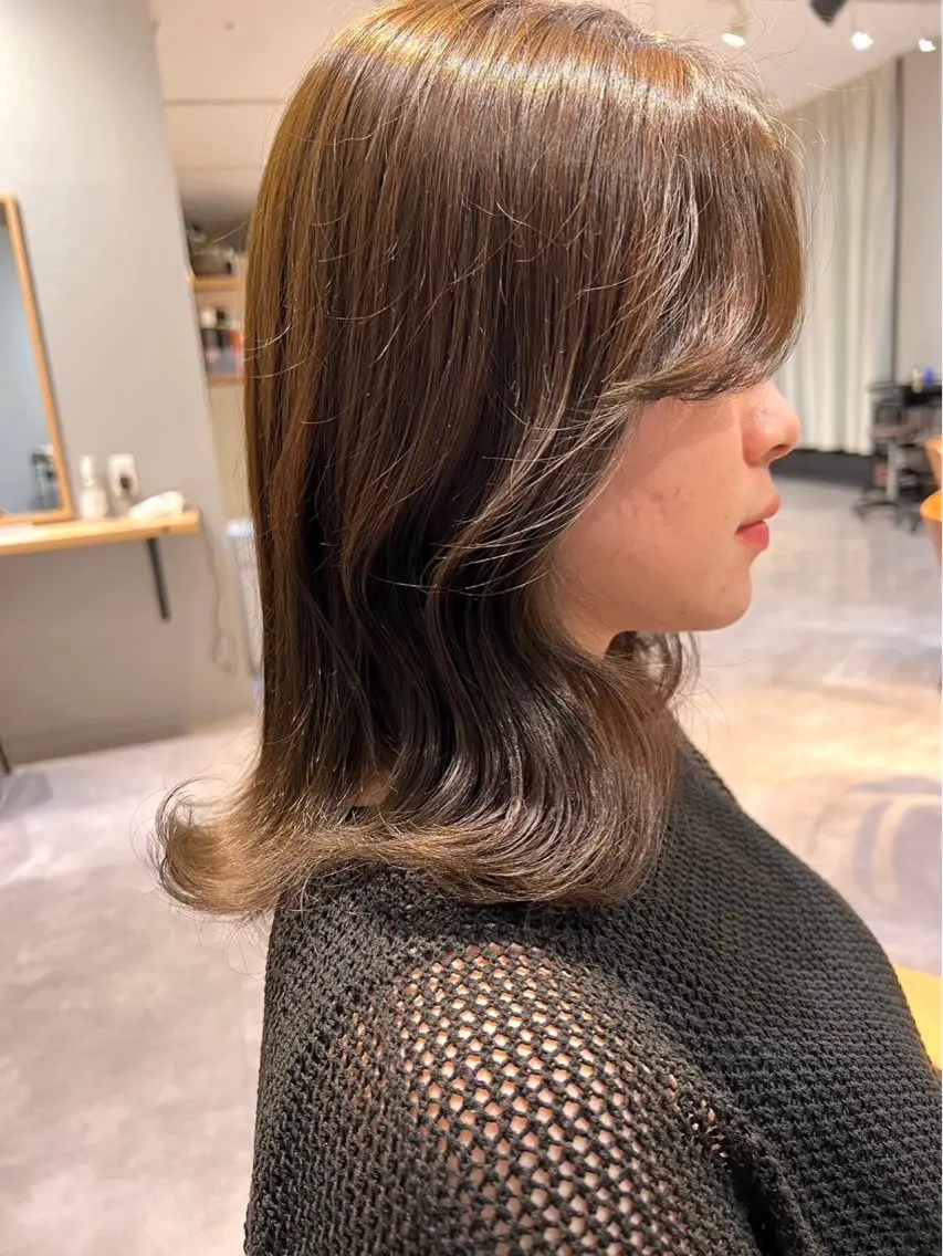 セミロング カラー 荒金 昴のヘアスタイル