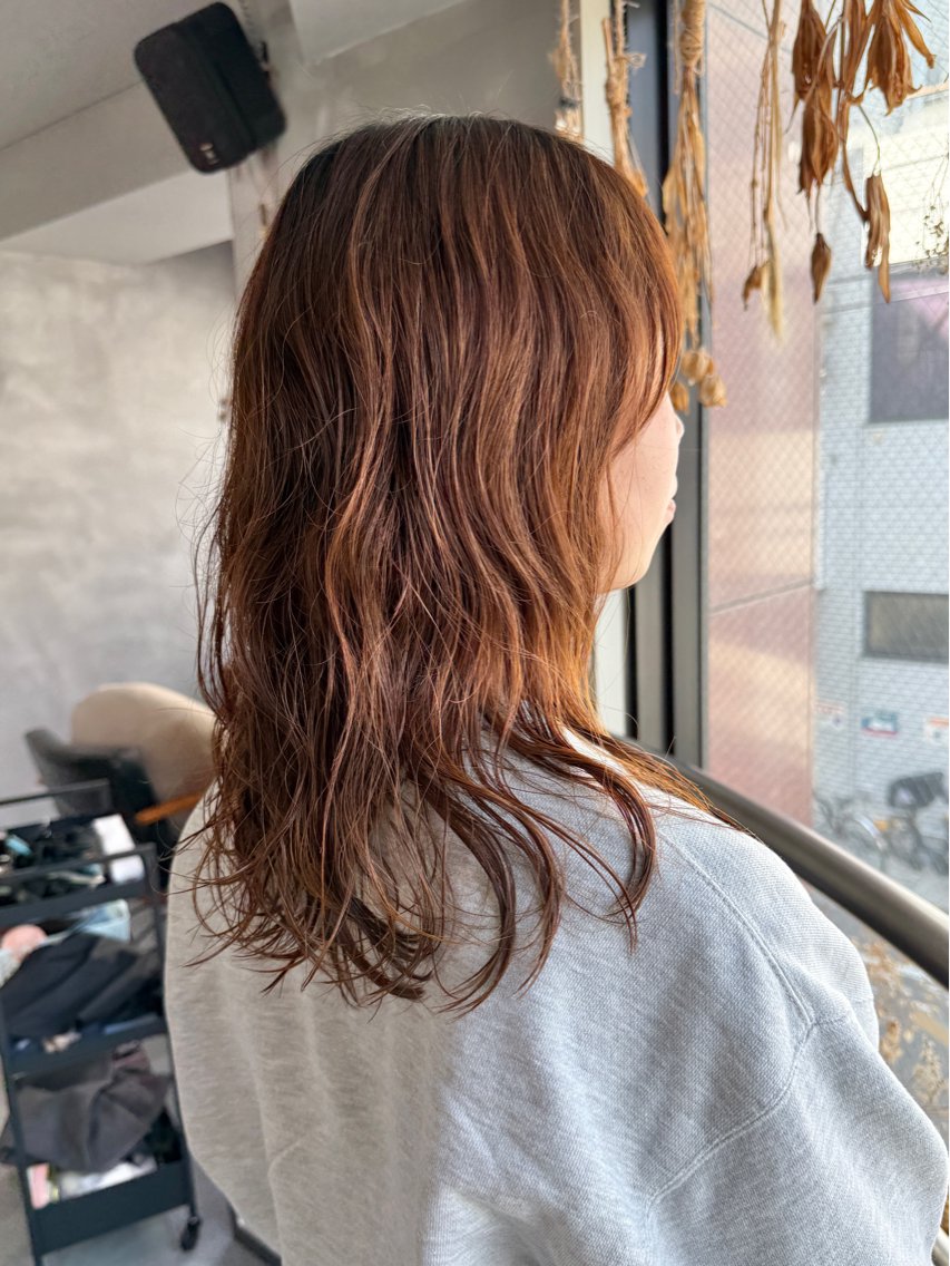 セミロング パーマ カット パーマ ウルフ レイヤー パーマ🪐MANAのヘアスタイル
