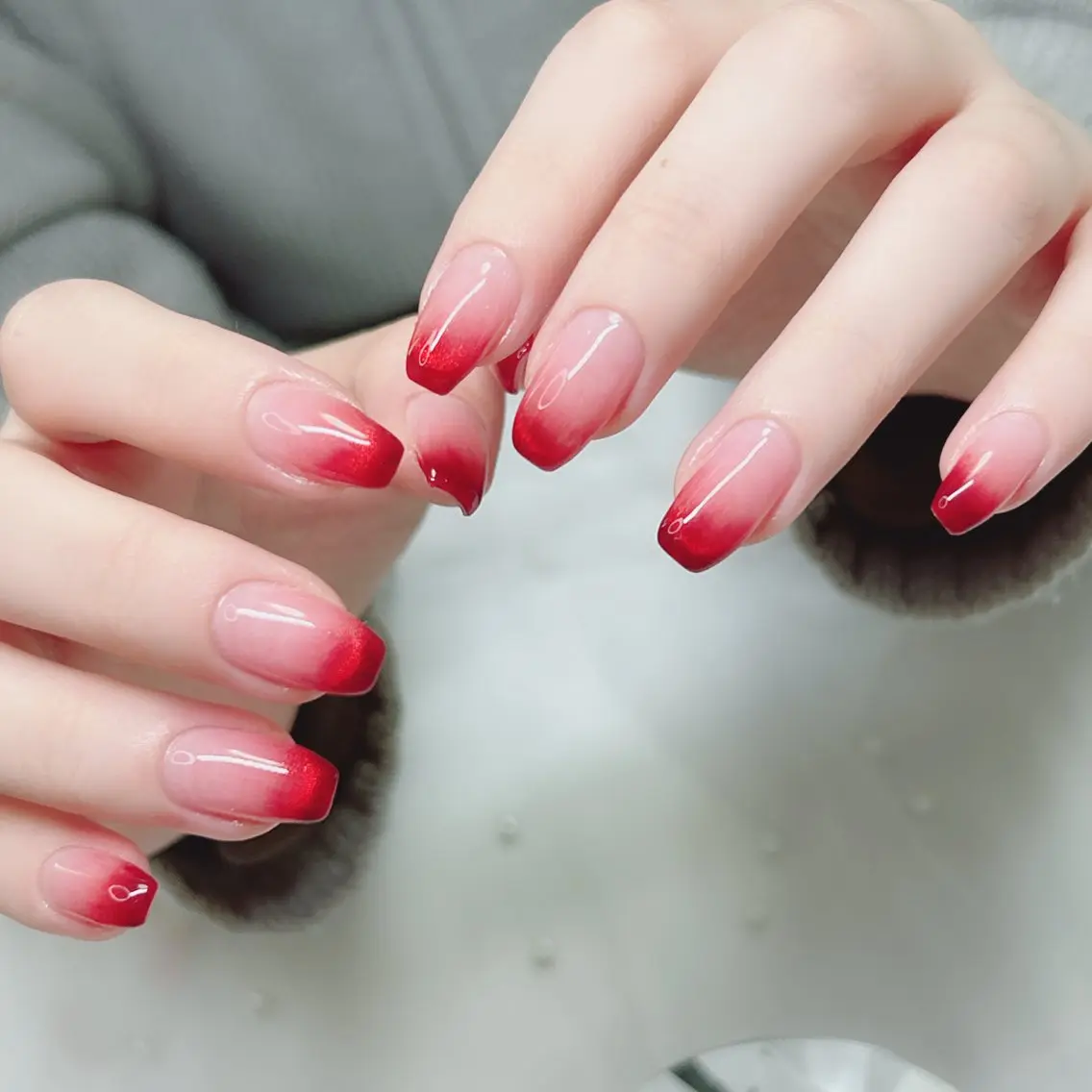ネイル オーロラネイル ミラーネイル オフィスネイル ワンカラーネイル シンプルネイル ハンドネイル Cute Tips nailのネイルデザイン