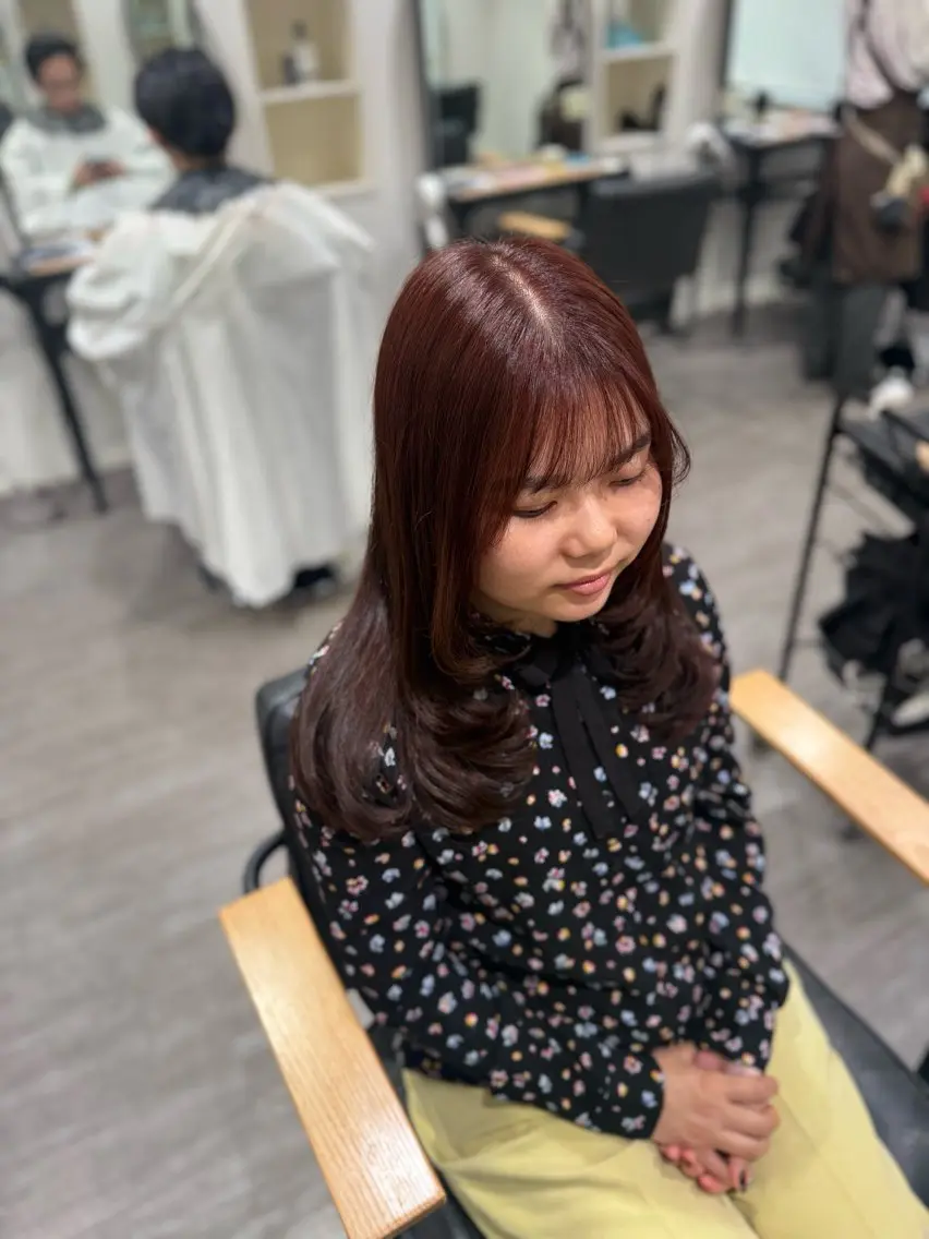 ミディアム カラー ピンクカラー レッドカラー カット ヘアカラー トリートメント 艶髪レイヤー上田 紗也🇰🇷💗のヘアスタイル