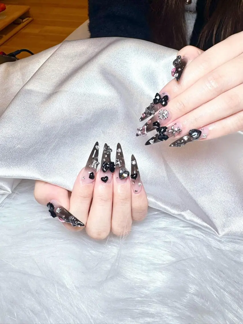 ネイル ハンドネイル Queen Nail Salonのネイルデザイン