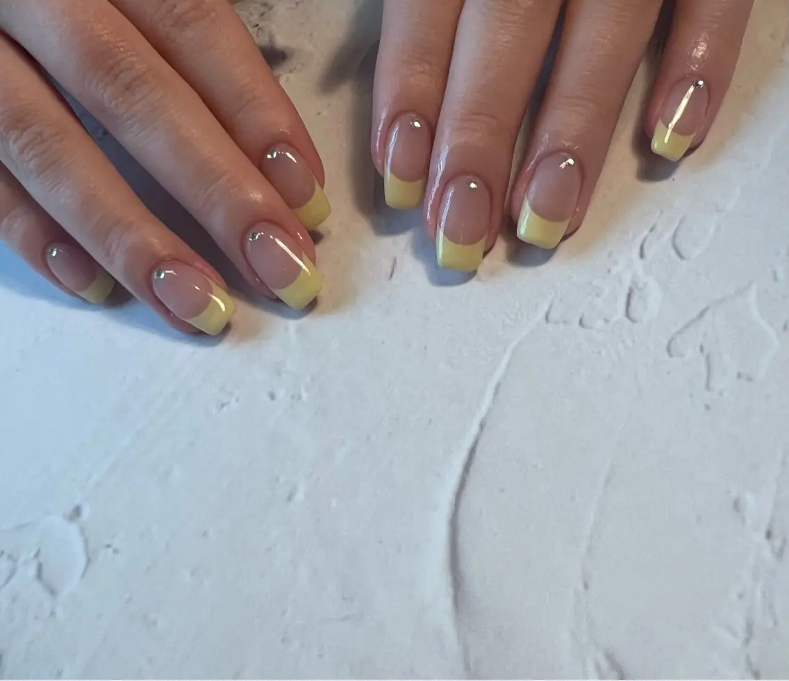 ネイル フレンチネイル ストーンネイル charmant nailのネイルデザイン