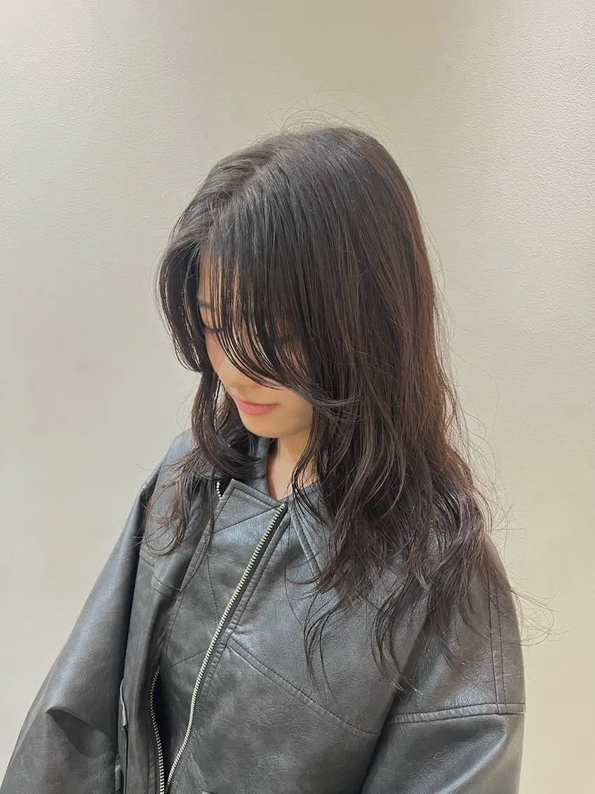 ロング 新開 夏菜のヘアスタイル
