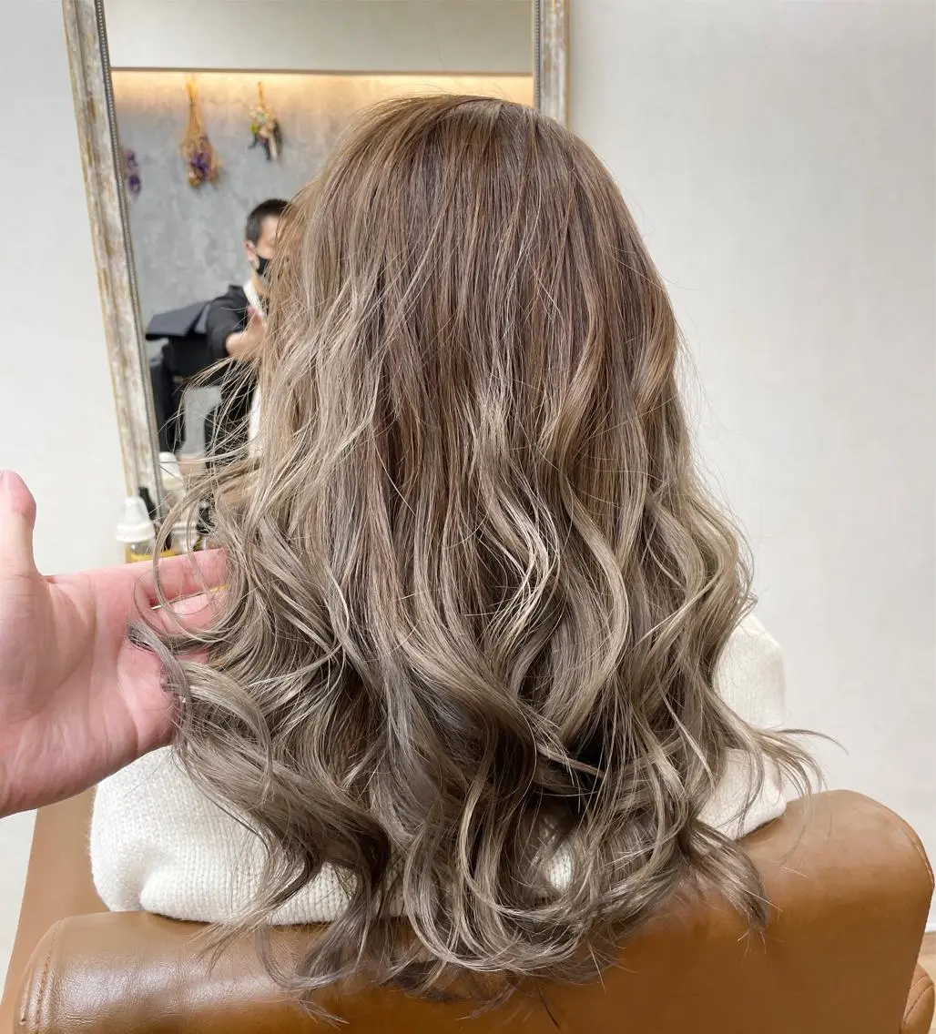 ロング カラー ハイライトカラー インナーカラー ハイライト 髪質改善 韓国風ヘア TOWA 野村 コウダイのヘアスタイル