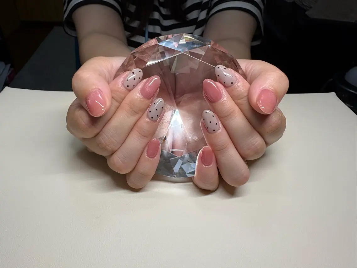 ネイル ドット ピンク Rainbow Moonのネイルデザイン