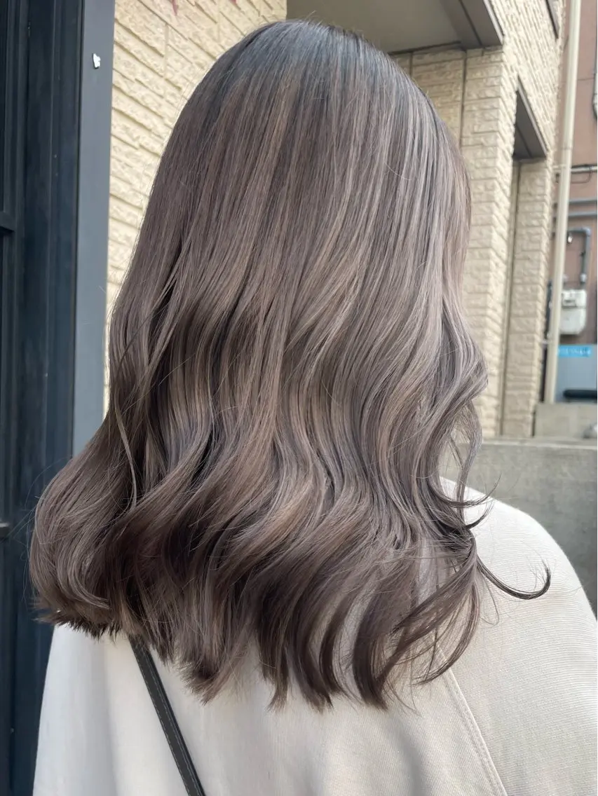 セミロング カラー 【aini天王寺】 𝐚𝐢𝐫𝐢✂︎のヘアスタイル