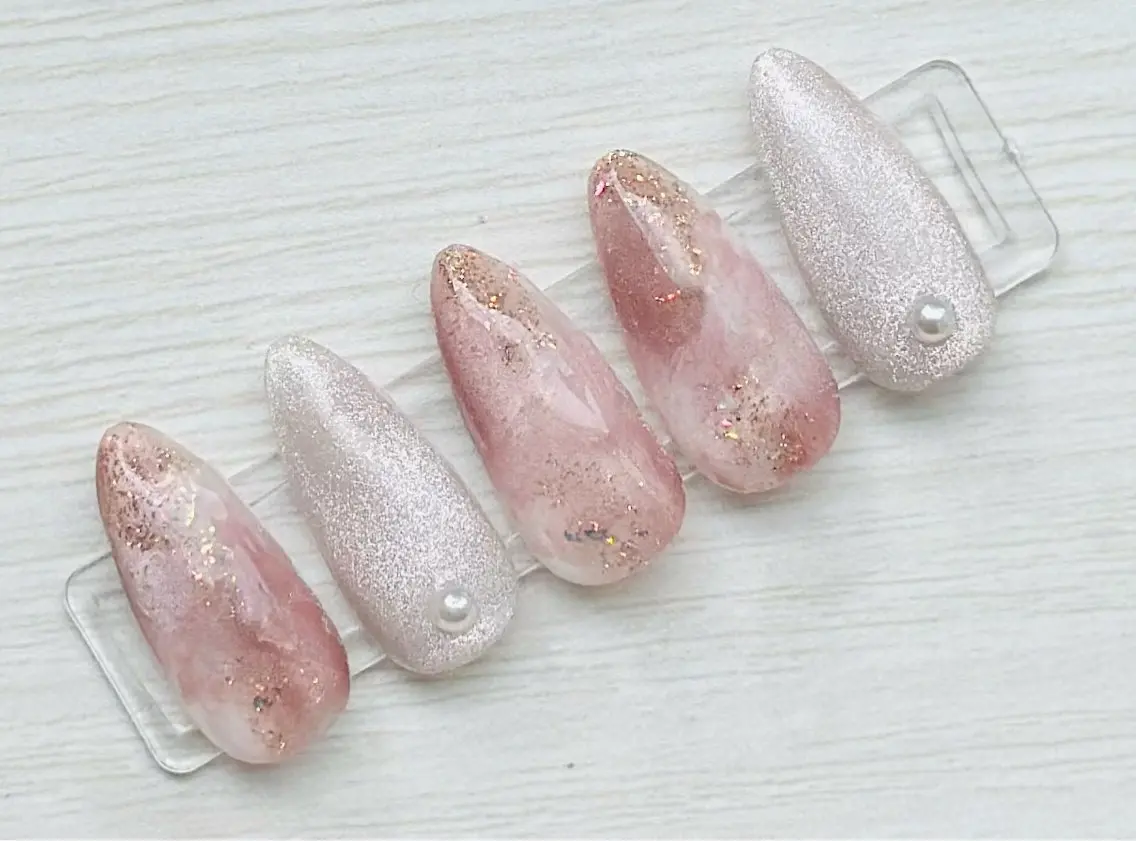 ネイル マグネットネイル ニュアンスネイル nailsalon oluoluのネイルデザイン