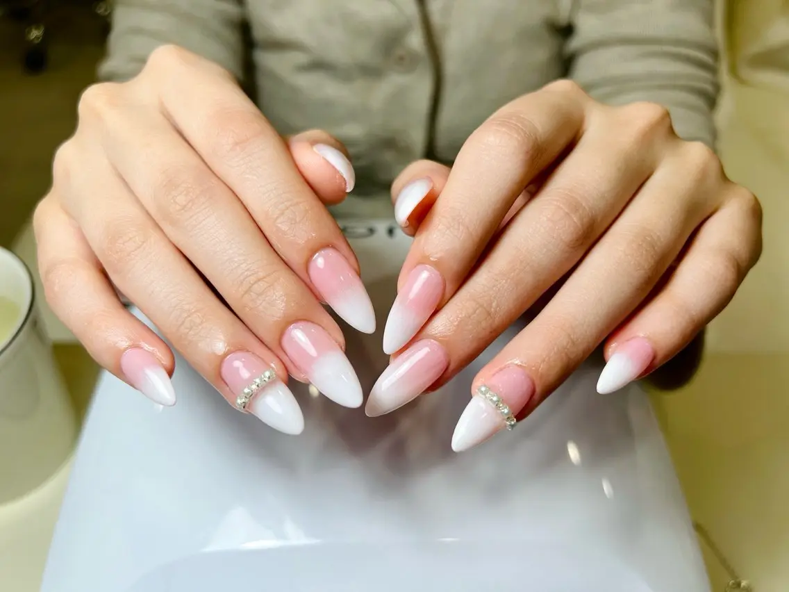 ネイル ボルドー ブラウン チークネイル ドット フットネイル ハンドネイル VAN NAIL SALON海老名店のネイルデザイン