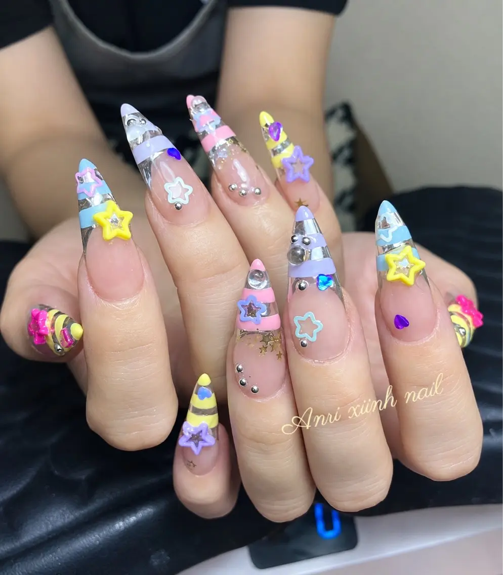 ネイル チークネイル 長さ出し フットネイル ジェルネイル 卒業式 𝓐𝓷𝓻𝓲 XiinhNailのネイルデザイン