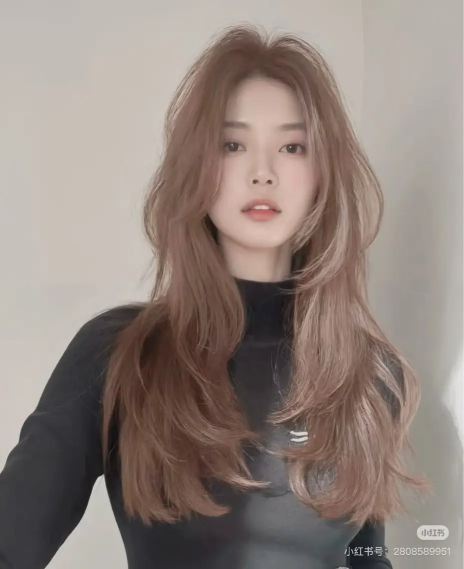 ロング レイヤーカット GLanz 朱蒙のヘアスタイル