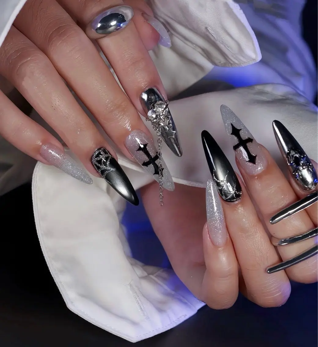 ネイル アートネイル ボルドー フレンチネイル ジェルネイル 氷ネイル・うるうるネイル ハンドネイル Julie Nail Hinのネイルデザイン