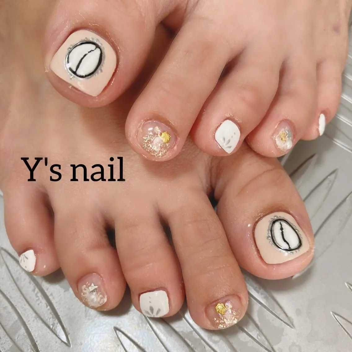 ネイル 夏ネイル 手書きが得意🖌️ Y’s  nailのネイルデザイン