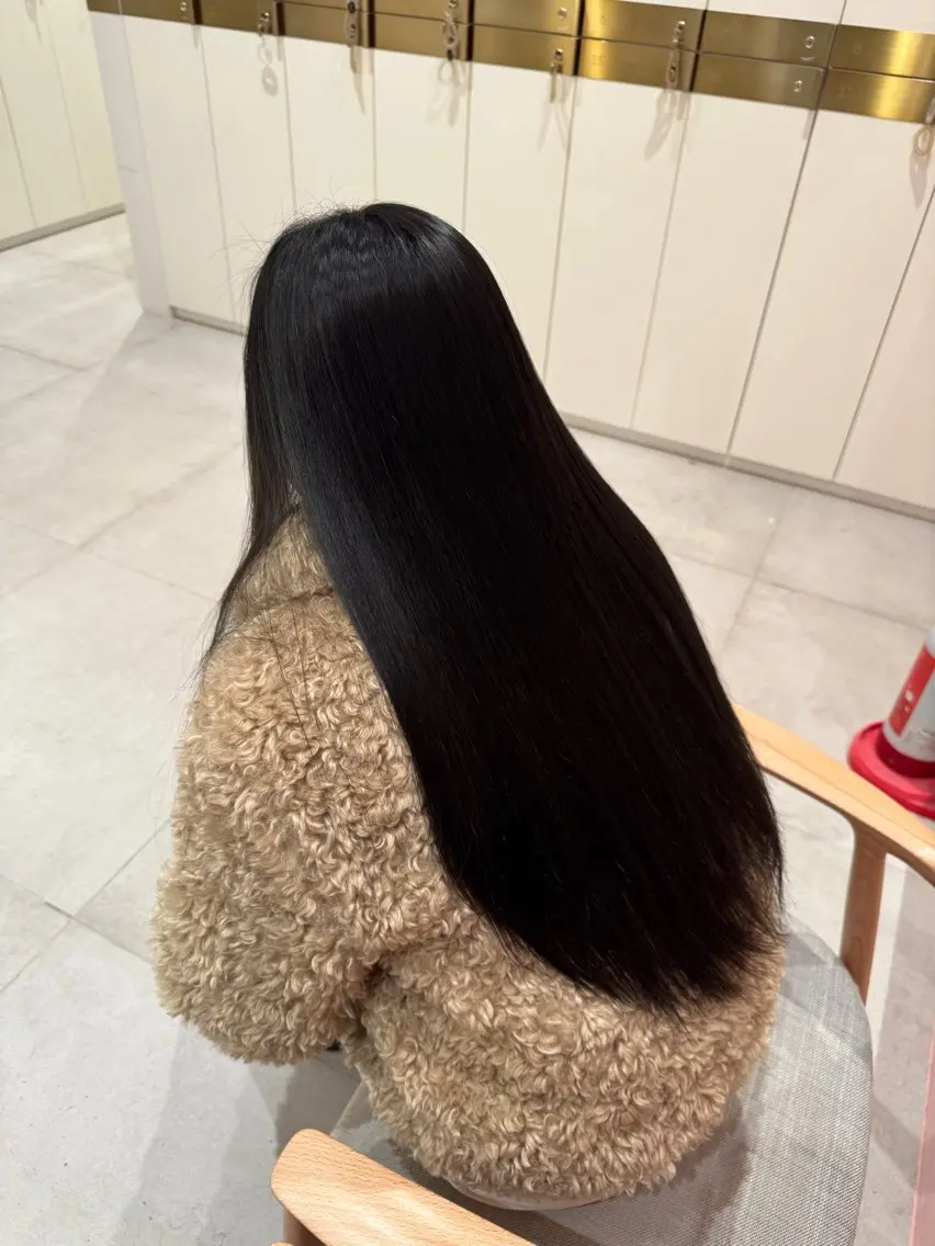 ロング 縮毛矯正 おかの まひろのヘアスタイル