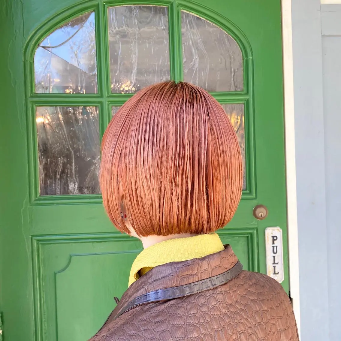ショート カラー ブリーチ ハイトーンカラー ハイトーンオレンジ オレンジ ボブ カット ヘアカラー トリートメント BRITS 渡辺 菜々子のヘアスタイル