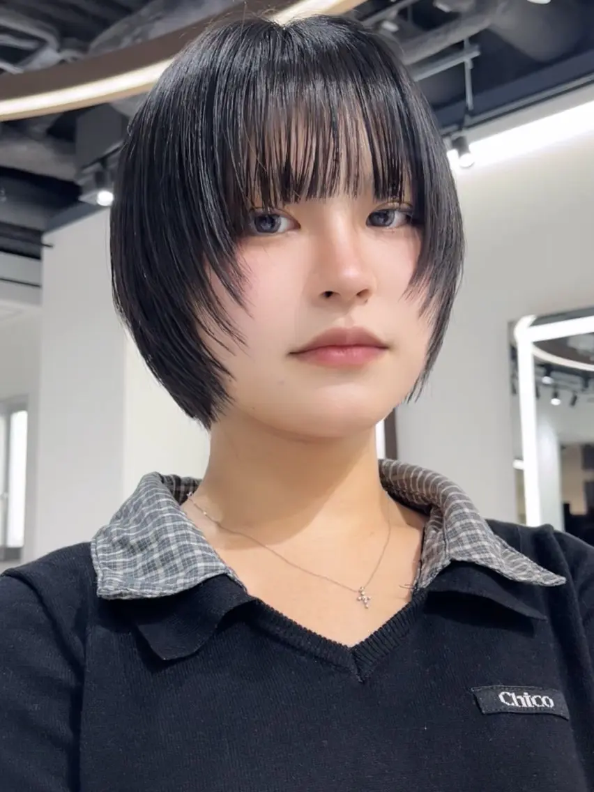ショート ショートレイヤー 顔まわりレイヤー 顔周りカット レイヤーカット ショートヘア 石塚 瑛里菜のヘアスタイル