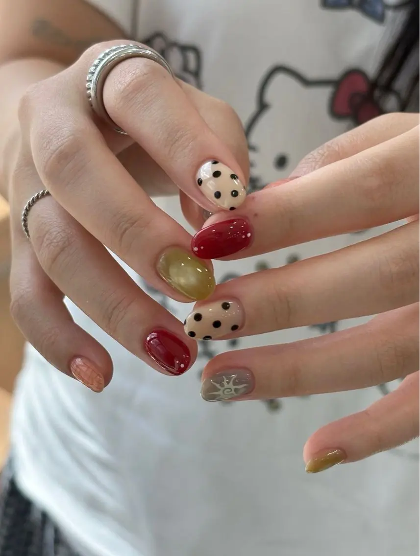 ネイル チークネイル ドット フットネイル フレンチネイル グラデーション ハンドネイル ハンドケア Nihonthy Nail 新宿のネイルデザイン