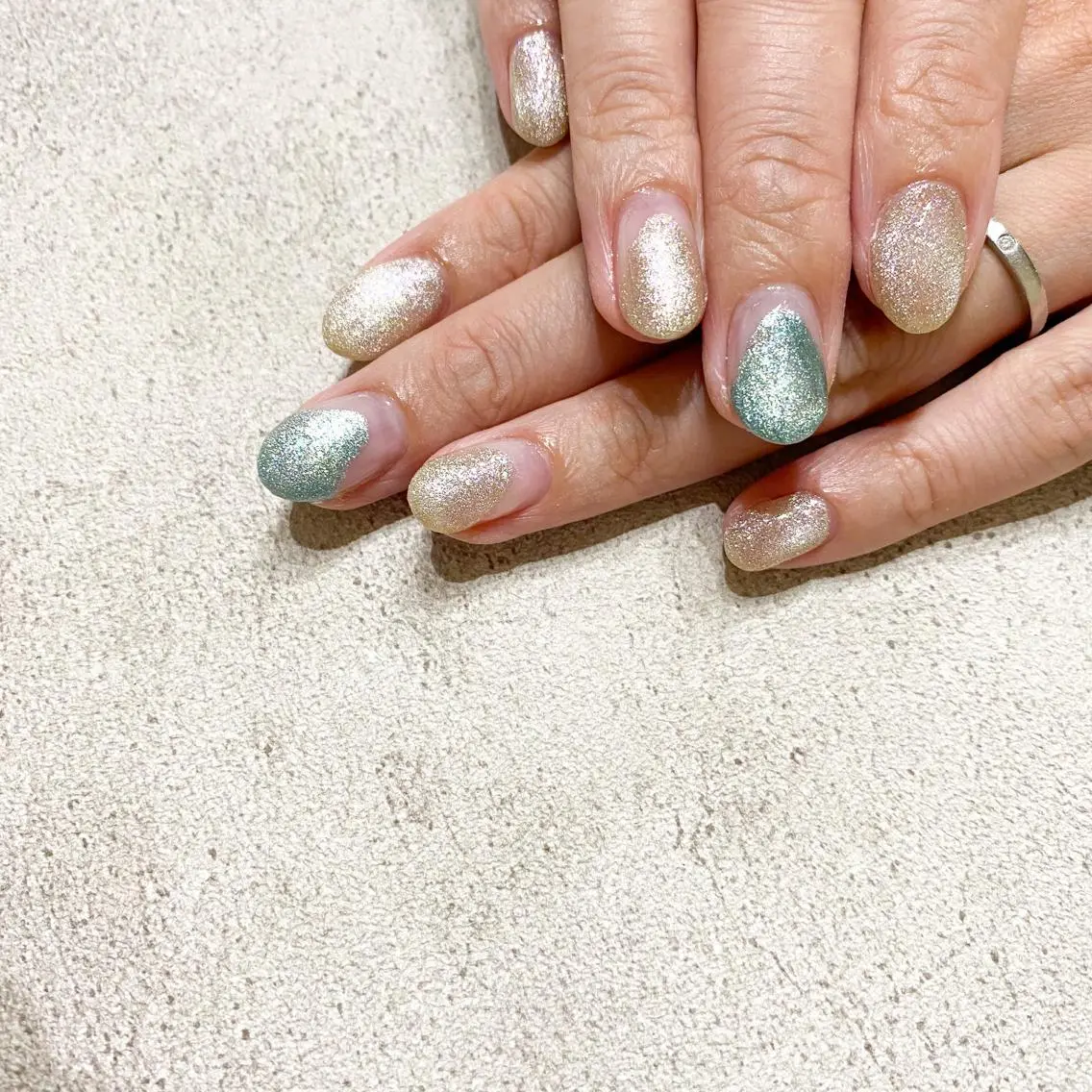 ネイル ハンドネイル ゴテゴテ💙ワンホン リオナのネイルデザイン