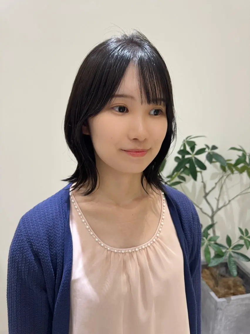 ミディアム カラー グレージュ ボブ 外ハネヘア カット ヘアカラー トリートメント 透明感カラー ボブ ミディアム 齊木勇人のヘアスタイル