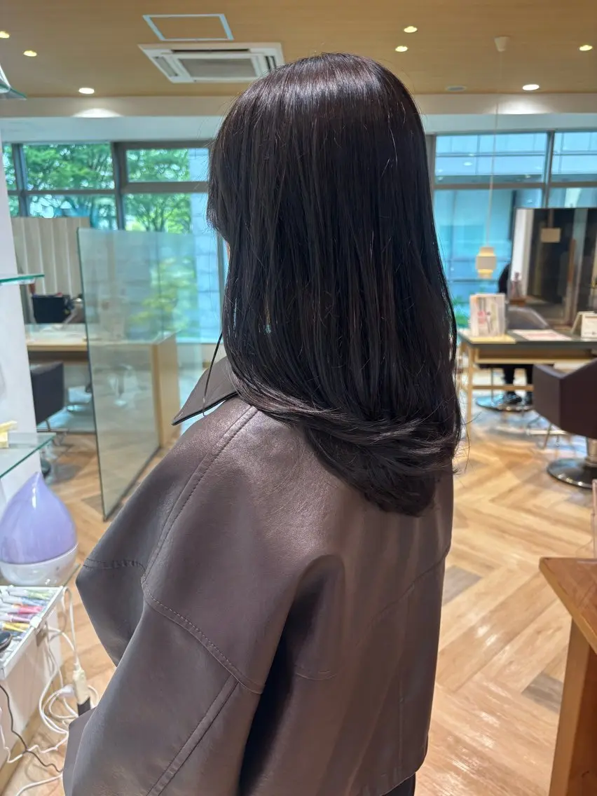 ミディアム カラー 透明感カラー グレージュ オリーブグレージュ オリーブグレー カット ヘアカラー ゆい/パーマ/レイヤ ー/似合わせカラーのヘアスタイル