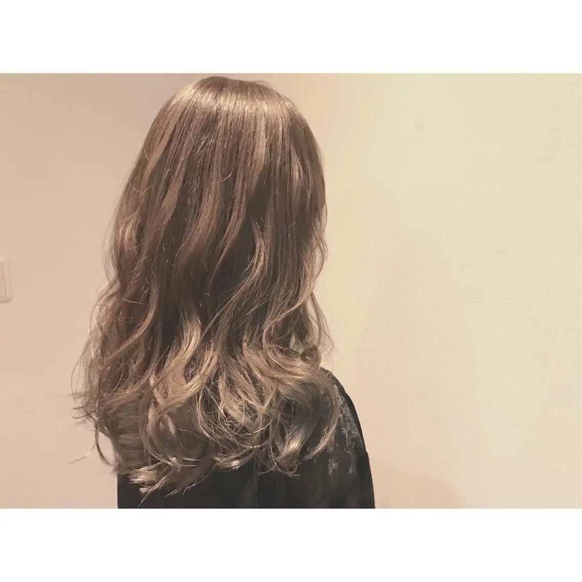 ロング カラー アッシュ アッシュグレー グレージュ ハイライトカラー ハイライト なかにし まゆみのヘアスタイル