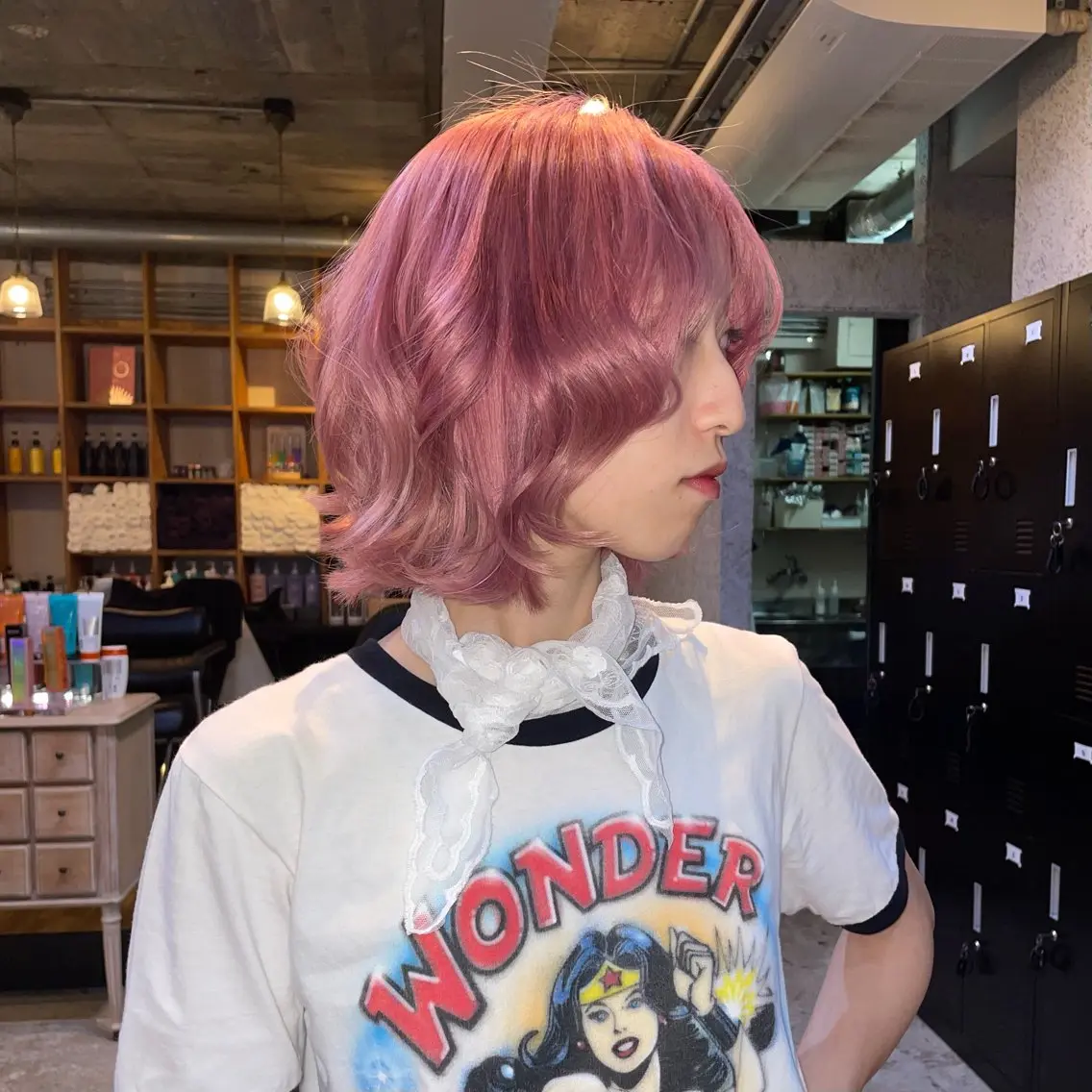 ショート カラー 切りっぱなしボブ ベージュカラー ブリーチ 透明感カラー デザインカラー ボブ/ブリーチ/ハイ トーン/梅田/ヒカリのヘアスタイル