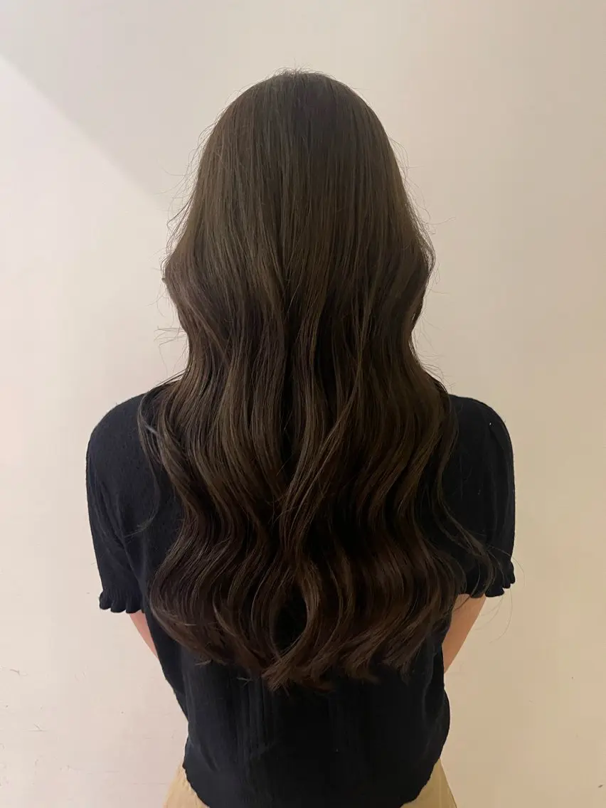 ロング カラー 🫧うる艶レイヤー /グレージュ🪐リサのヘアスタイル