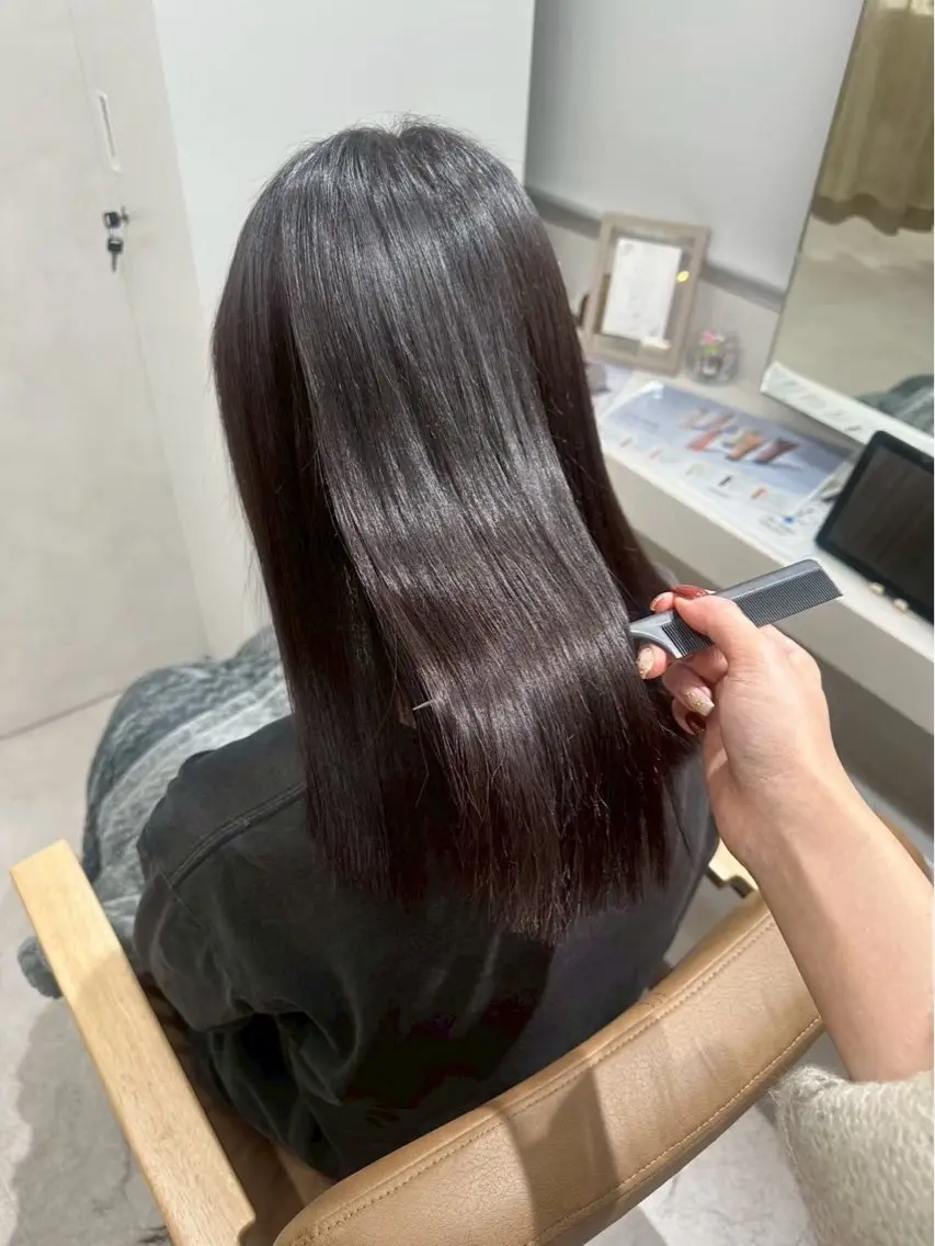 ロング SLASHアイボリー 小川花鈴のヘアスタイル