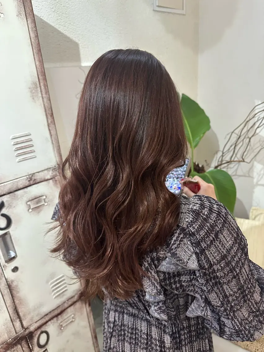 ロング カット ヘアカラー トリートメント putri 副店長 岸本 拓真のヘアスタイル