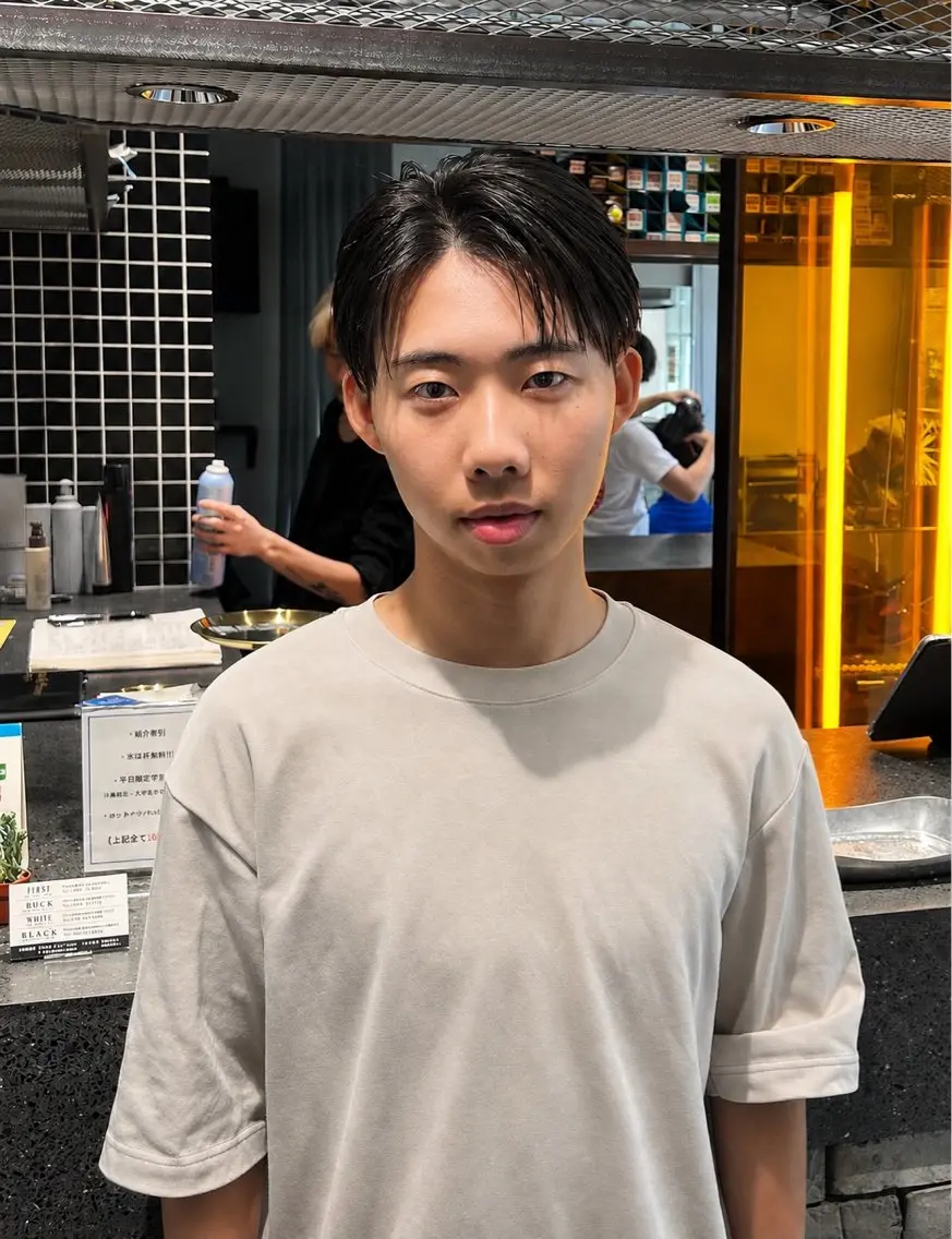 ショート カラー パーマ メンズ センターパート メンズパーマ ショートヘア カット 田尻 駆のヘアスタイル