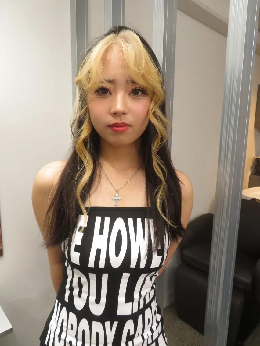 セミロング ヘアカラー XENA 渋谷店のヘアスタイル