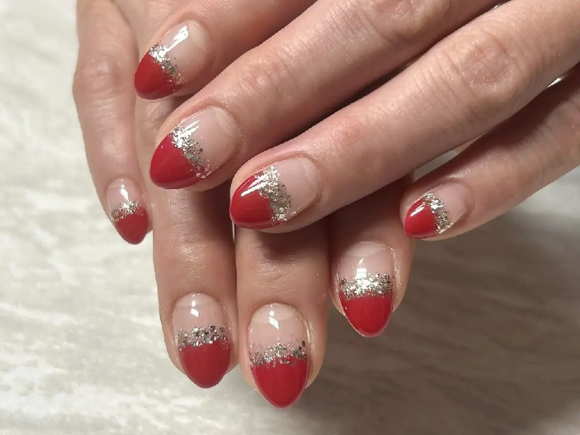 ネイル 韓国ネイル ラメ(グリッター) ワンカラーネイル 赤色 シンプルネイル JULIE NAILのネイルデザイン
