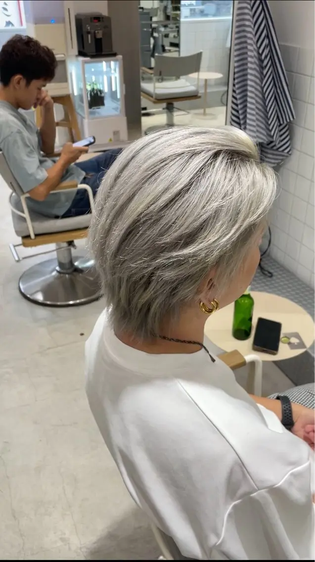 ショート メンズ メンズブリーチ カット ヘアカラー 🌞メンズパーマ ONOE💈のヘアスタイル