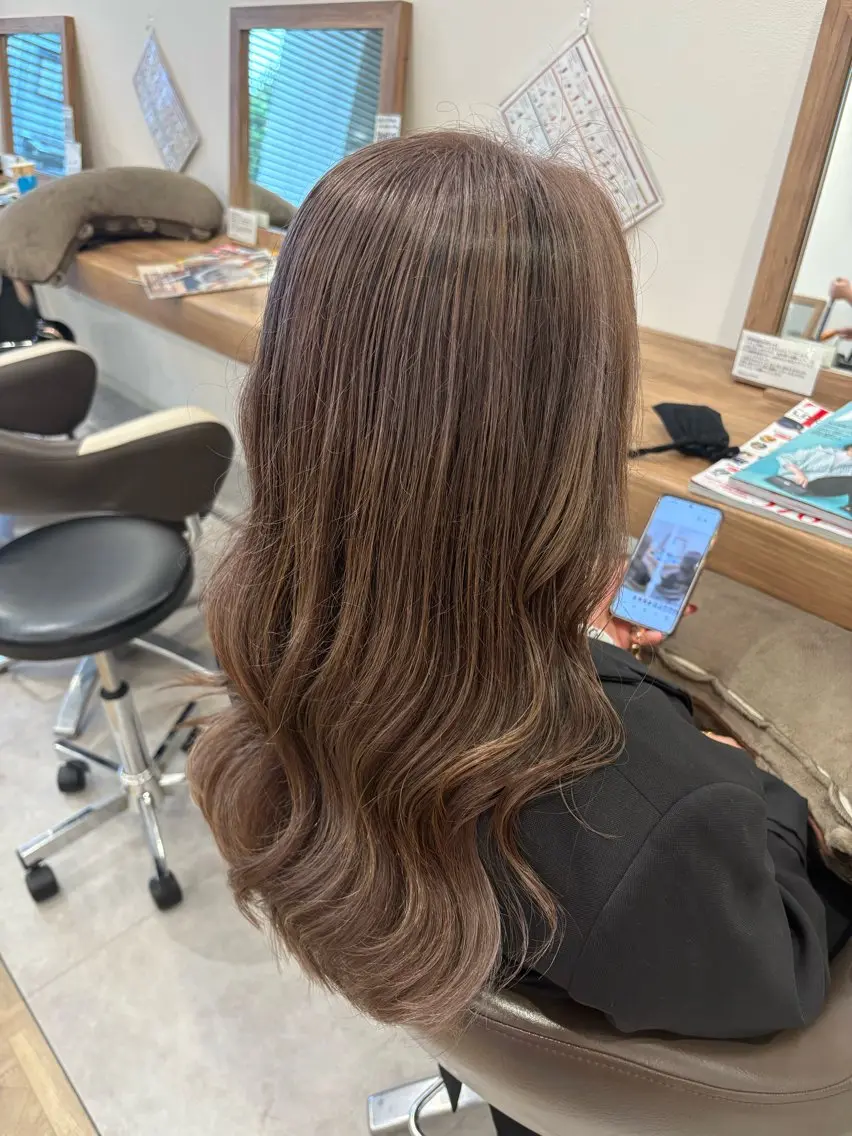 セミロング ヘアカラー 渡邊 玲来のヘアスタイル